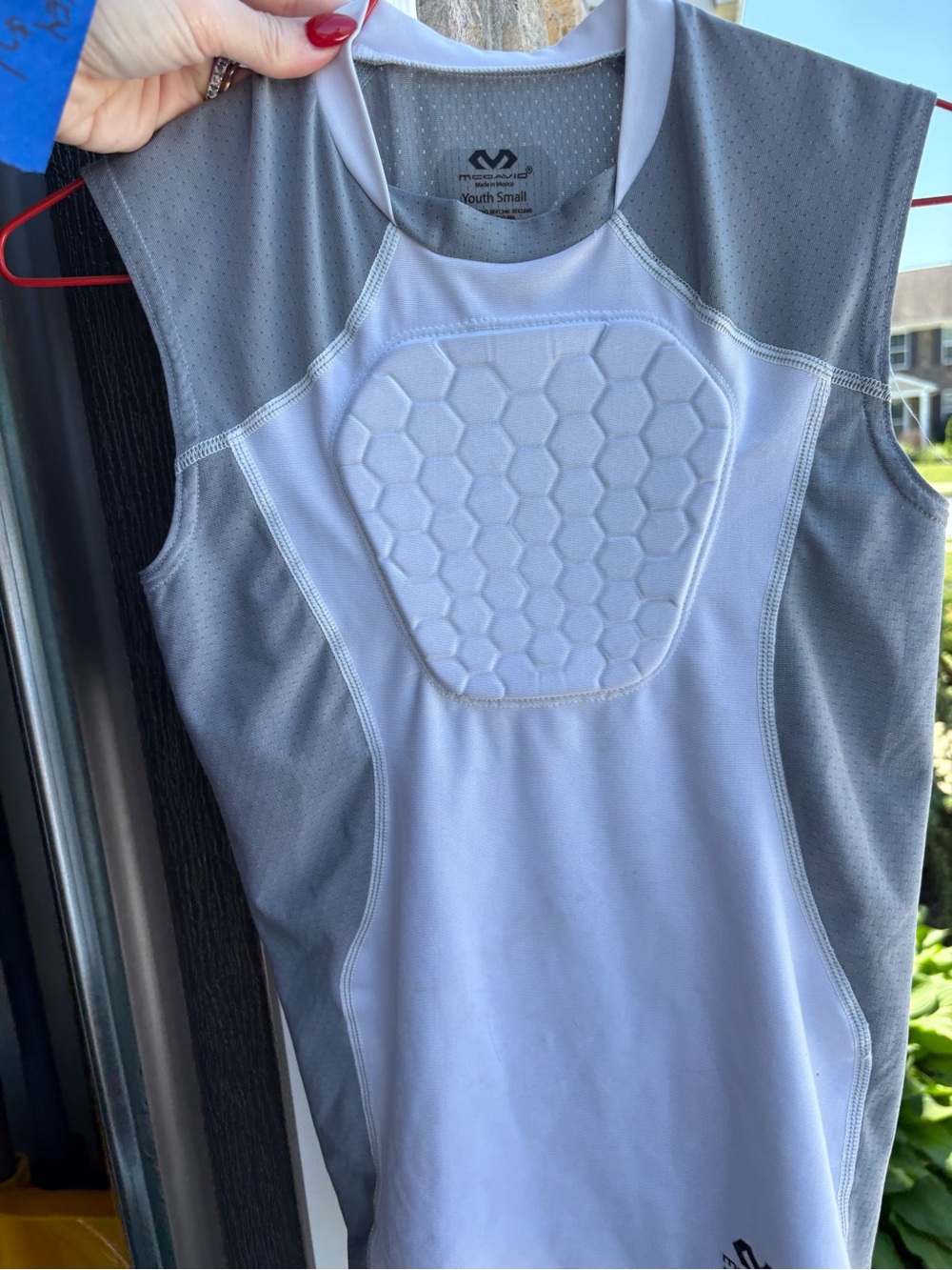 Hex-Pad Sleeveless Athletic Compression Top - Gray & White